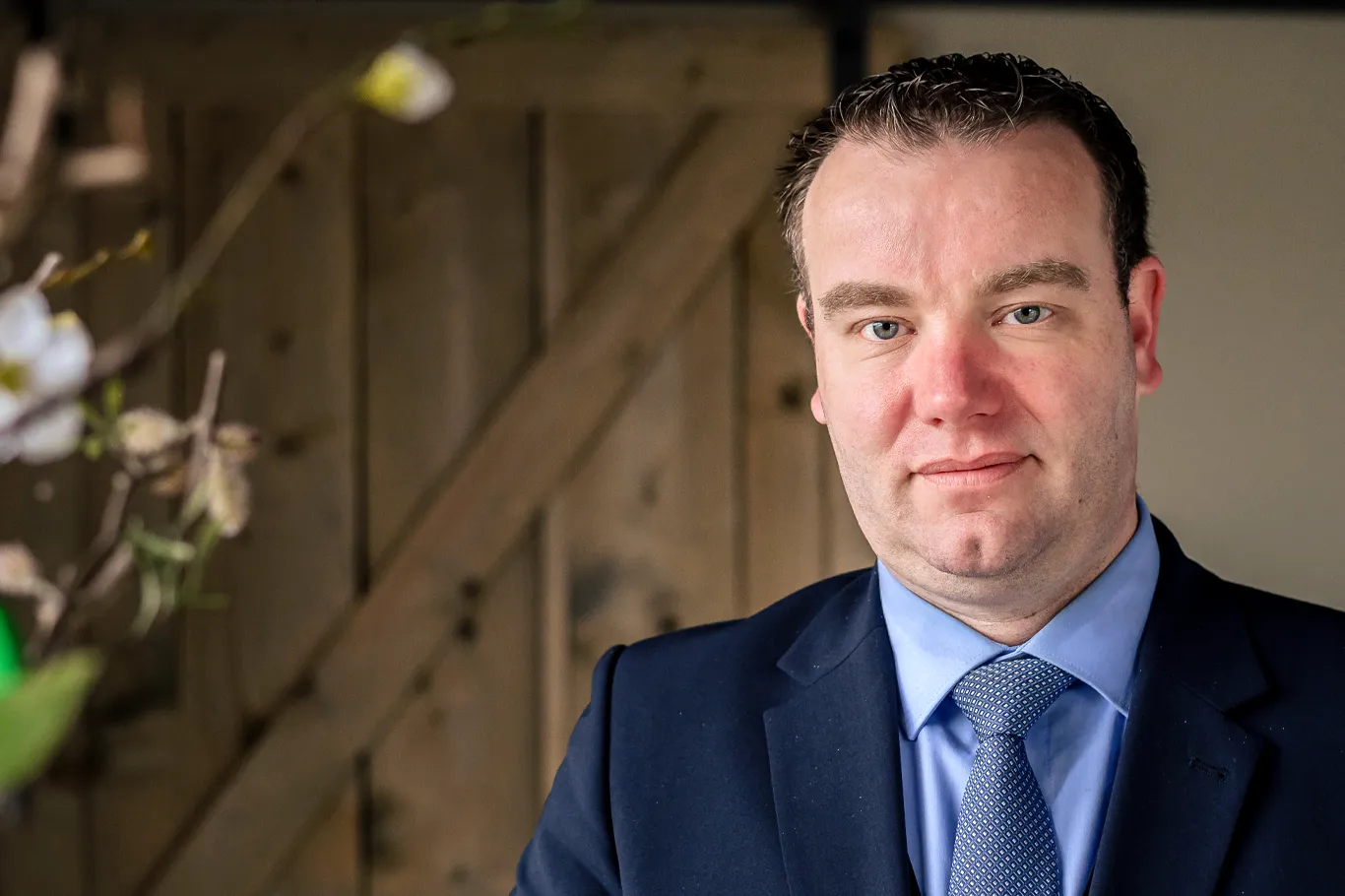 Dennis Kremer, oprichter van Uitvaartzorg Kremer, in Gaanderen